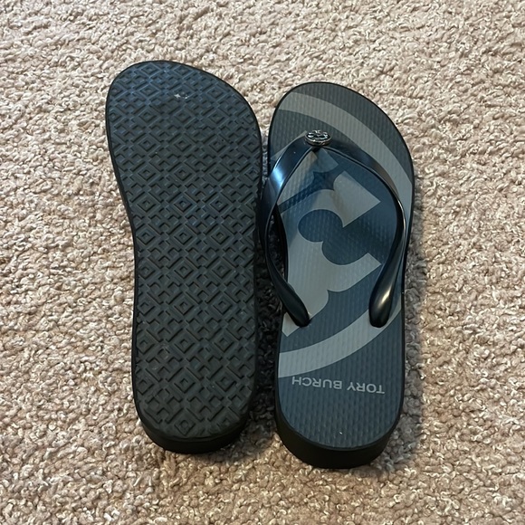 Tory Burch Thandie Wedge Sandal Black - Picture 4 of 4